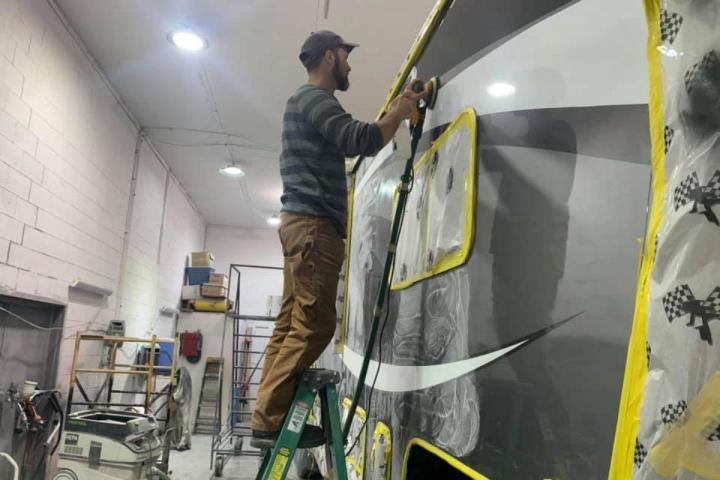 Notre atelier de délaminage de véhicules récréatifs est situé à Granby.