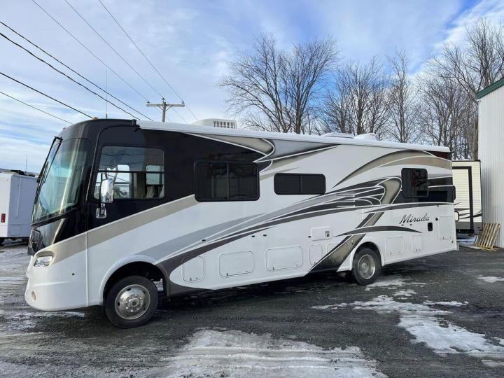 Réparation de toiture pour véhicules récréatifs Granby