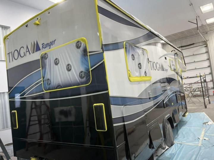 Réparation de toiture pour véhicules récréatifs Granby