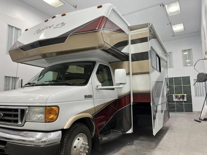 Réparation de toiture pour véhicules récréatifs Granby