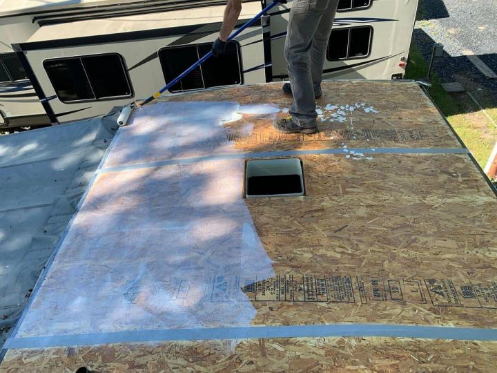 Réparation de toiture pour véhicules récréatifs Granby