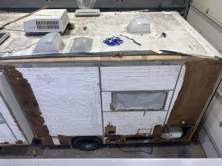 Réparation de toiture pour véhicules récréatifs Granby